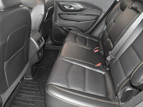 Used 2019 GMC Terrain SLT w/ Infotainment Package II AWD/4WD image 17