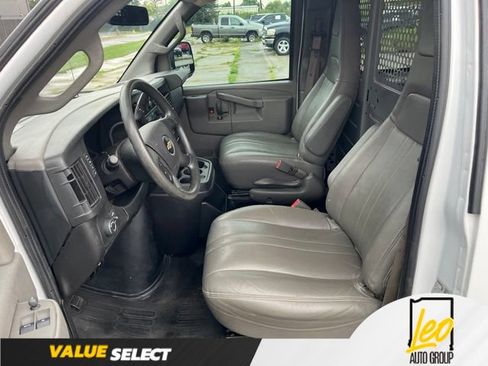 Used 2021 Chevrolet Express 2500 w/ Driver Convenience Package RWD image 8