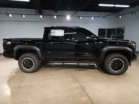 New 2026 Toyota Tacoma TRD Off-Road image 8