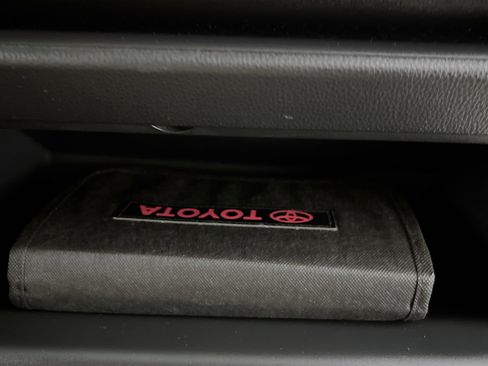 Used 2025 Toyota RAV4 LE FWD image 34