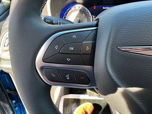 New 2026 Chrysler Pacifica Select image 16