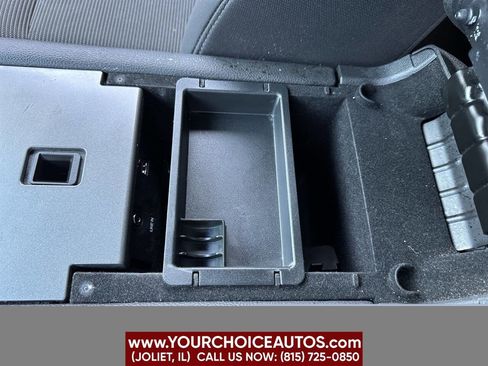 Used 2015 Ford Taurus SEL image 40