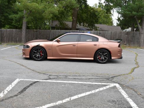 Used 2019 Dodge Charger Scat Pack RWD image 3