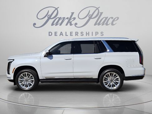 Used 2026 Cadillac Escalade Luxury w/ Touring Package RWD image 2