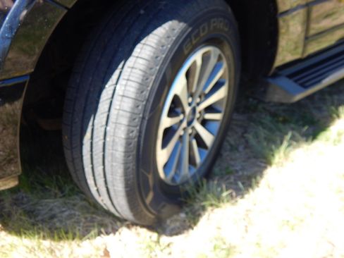 Used 2017 Ford Expedition EL XLT w/ Equipment Group 202A image 22