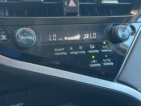 Used 2021 Toyota Camry XSE FWD image 19
