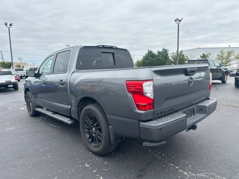 Used 2019 Nissan Titan SV w/ SV Convenience Package RWD image 6