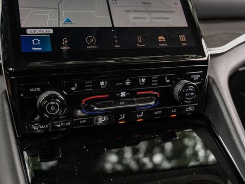 Used 2023 Jeep Grand Cherokee L Limited w/ Luxury Tech Group II image 35