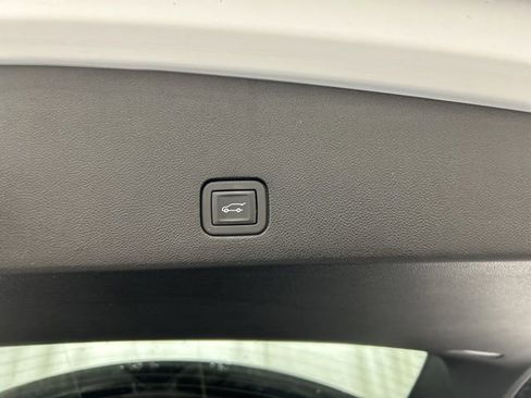 Used 2024 Cadillac XT6 Sport w/ LPO, ONYX Package image 37