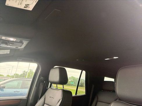Used 2025 GMC Yukon Denali AWD/4WD image 12