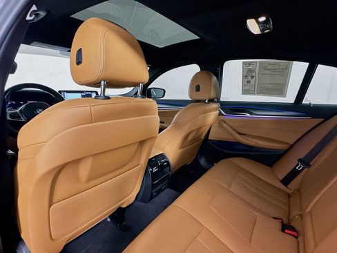 Used 2021 BMW 530i w/ M Sport Package RWD image 18