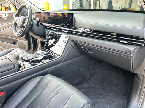 Used 2025 Genesis GV80 AWD 2.5T Standard image 48