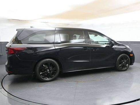 Used 2023 Honda Odyssey Sport image 6