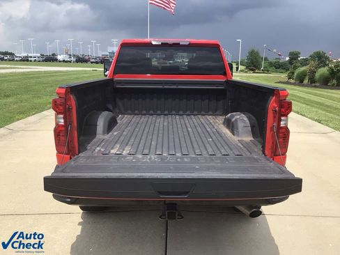 Used 2024 Chevrolet Silverado 2500 Custom w/ Custom Value Package image 6