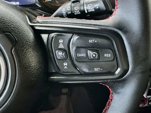 Used 2025 Jeep Wrangler Unlimited Rubicon AWD/4WD image 26