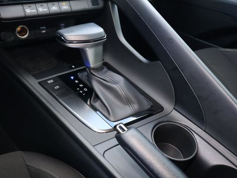 Certified 2025 Hyundai Elantra Sport image 24