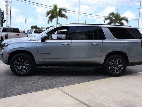 Used 2024 Chevrolet Suburban Z71 AWD/4WD image 6