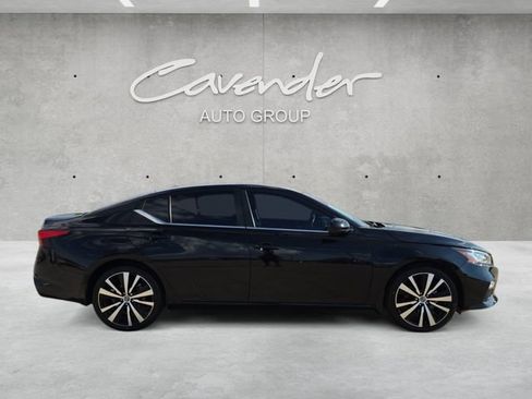 Used 2022 Nissan Altima 2.5 SR FWD image 17