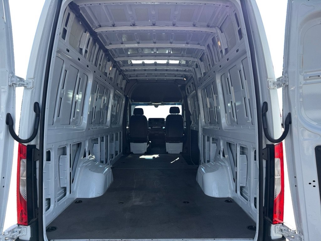 Used 2024 Mercedes-Benz Sprinter 3500 image 13
