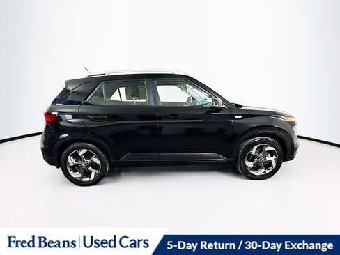 Used 2023 Hyundai Venue SEL image 9