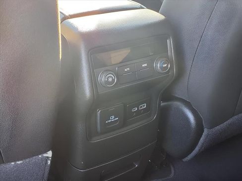 Used 2023 GMC Acadia SLE w/ Driver Convenience Package image 24