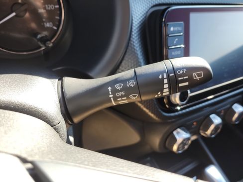 Used 2023 Nissan Kicks SV image 30