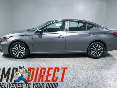 Used 2025 Nissan Altima 2.5 SV FWD image 10