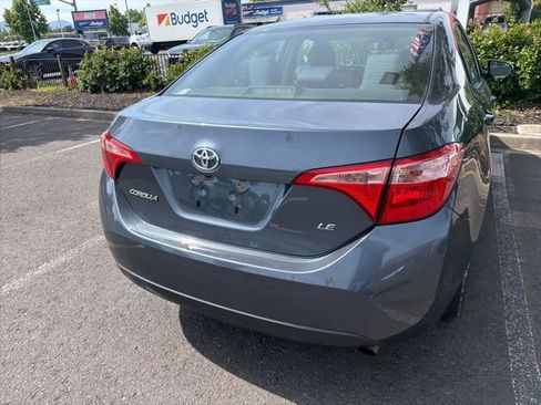 Used 2018 Toyota Corolla LE FWD image 3