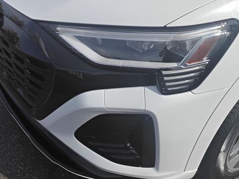 Certified 2024 Audi Q8 e-tron Premium image 7