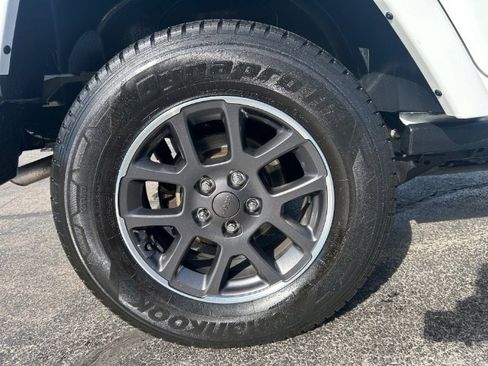 Used 2015 Jeep Wrangler Unlimited Sport image 17