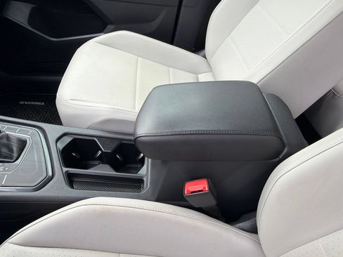 Used 2019 Volkswagen Tiguan SE w/ Panoramic Sunroof Package FWD image 13