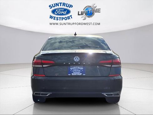 Used 2021 Volkswagen Passat 2.0T R-Line image 21
