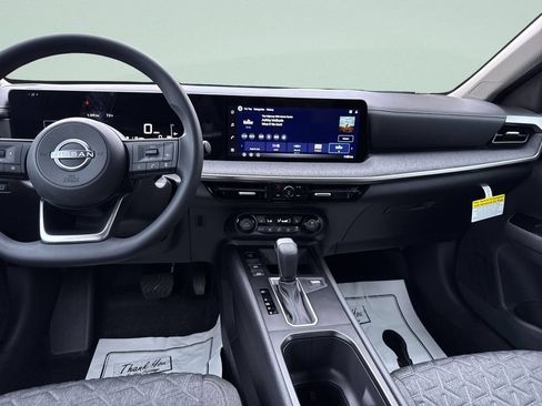 Used 2026 Nissan Kicks SV w/ SV Premium Package FWD image 25