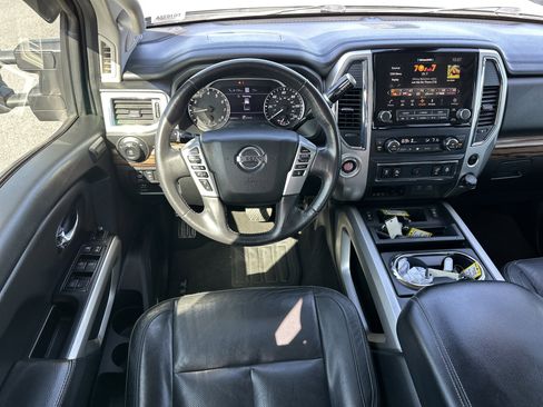 Used 2020 Nissan Titan SL w/ Moonroof Package RWD image 22