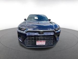 Used 2025 Toyota Grand Highlander FWD video 2