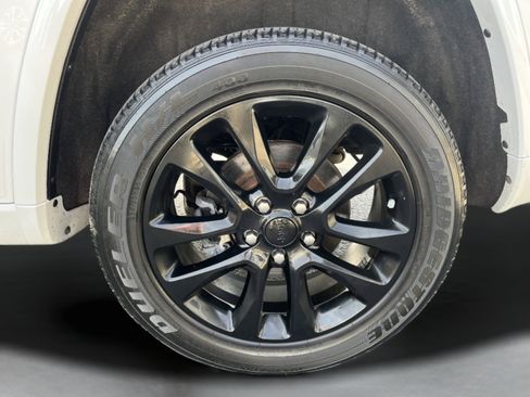 Used 2020 Jeep Grand Cherokee Altitude image 10