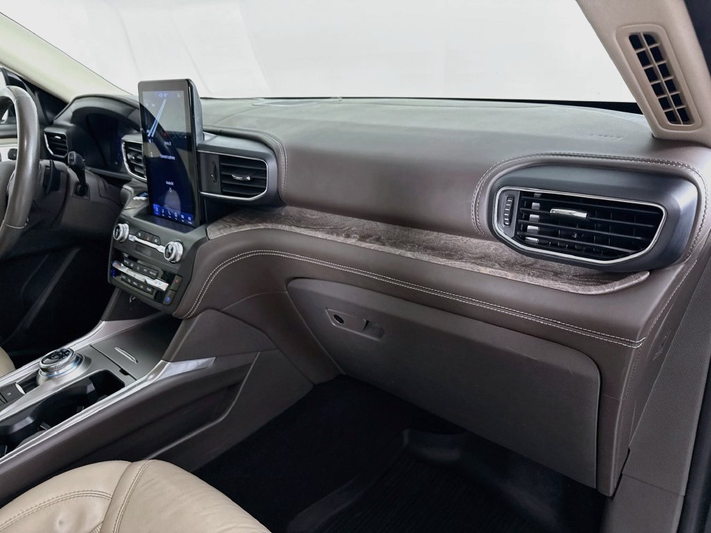 Used 2020 Ford Explorer Platinum w/ Premium Technology Package AWD/4WD image 23