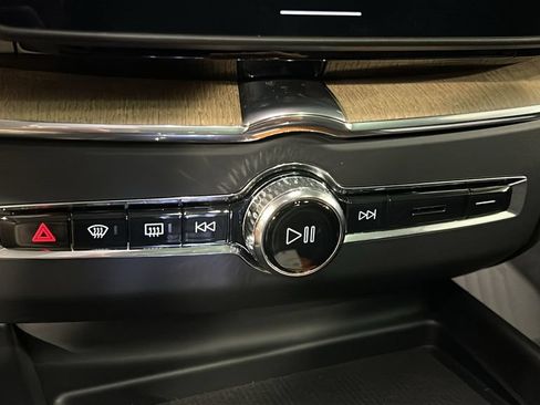 Certified 2026 Volvo XC60 B5 Plus w/ Protection Package Premier AWD/4WD image 19