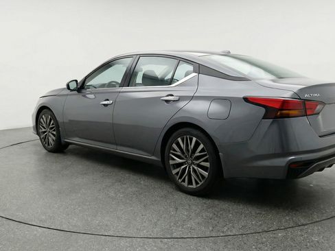 Used 2025 Nissan Altima 2.5 SV image 6