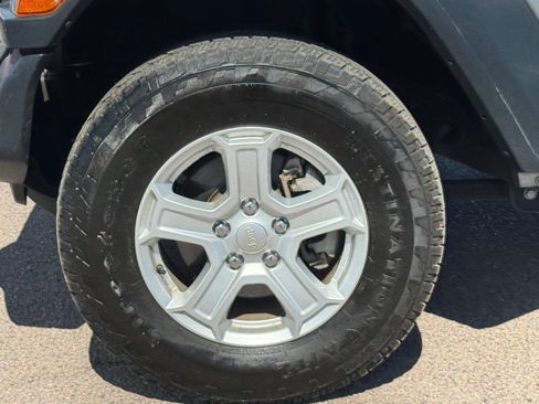 Used 2019 Jeep Wrangler Unlimited Sport S AWD/4WD image 9