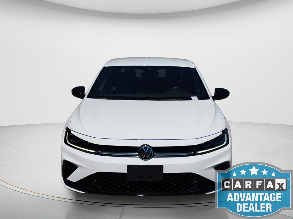Used 2025 Volkswagen Jetta Sport FWD image 2