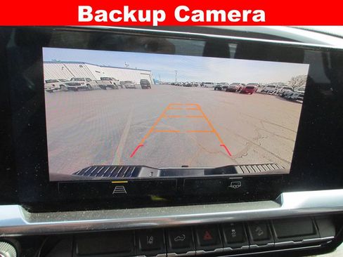 Used 2024 Chevrolet Silverado 2500 LT AWD/4WD image 17
