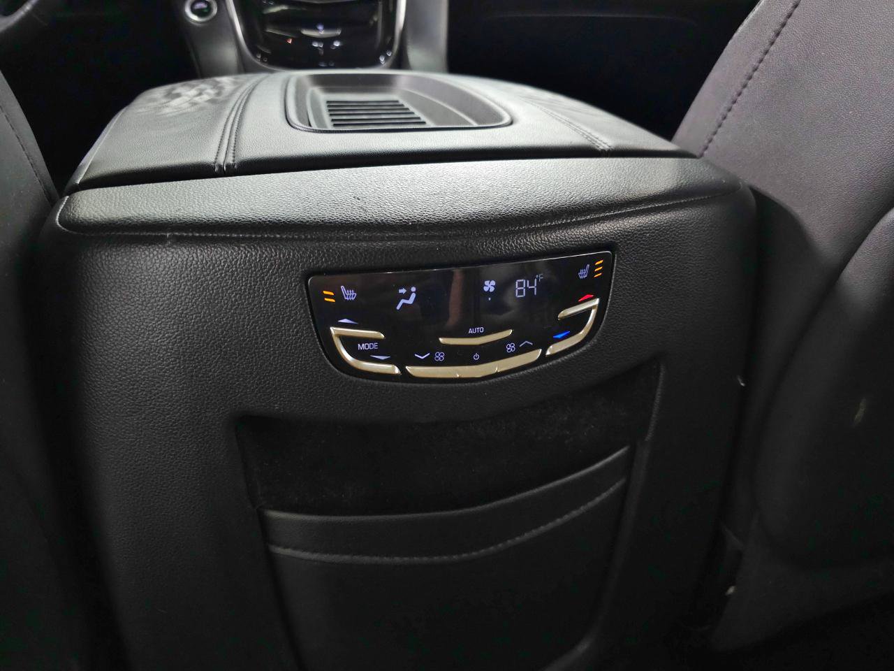 Used 2017 Cadillac Escalade Luxury AWD/4WD image 34