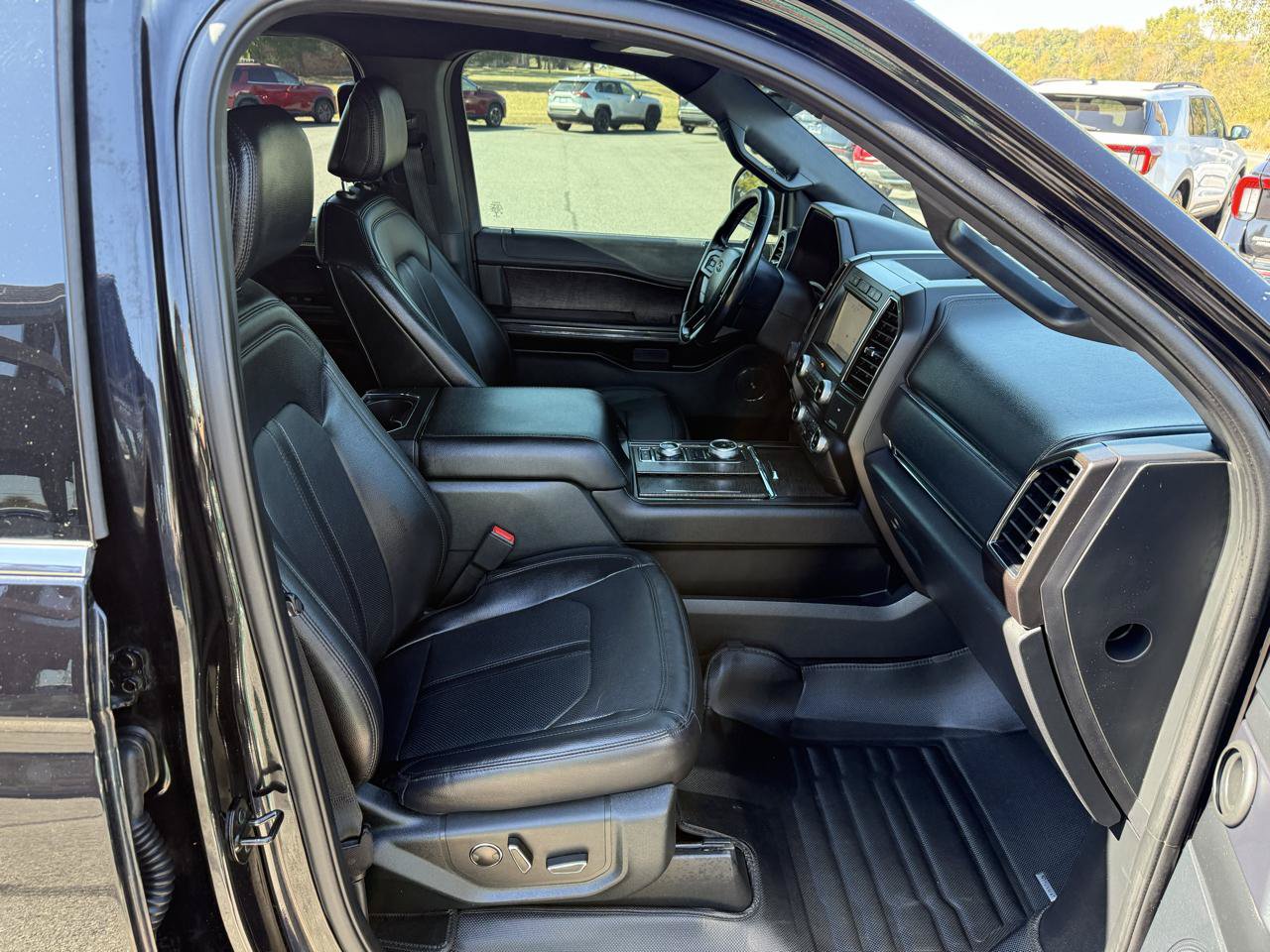 Used 2021 Ford Expedition Limited AWD/4WD image 22
