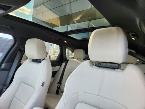 Certified 2024 Jaguar F-PACE R-Dynamic S image 12