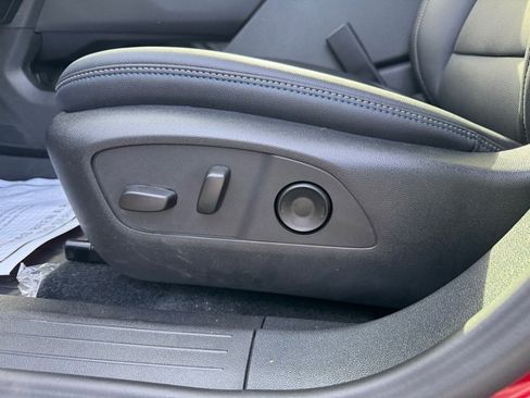 New 2026 Chevrolet Equinox EV LT image 12