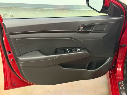 Used 2018 Hyundai Elantra Sport FWD image 13