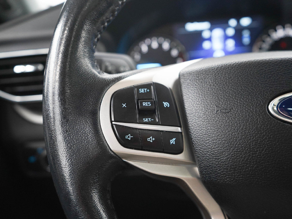 Used 2022 Ford Explorer XLT w/ XLT Sport Appearance Package AWD/4WD image 25