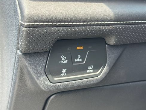 New 2026 Volkswagen Atlas Cross Sport SE FWD image 30