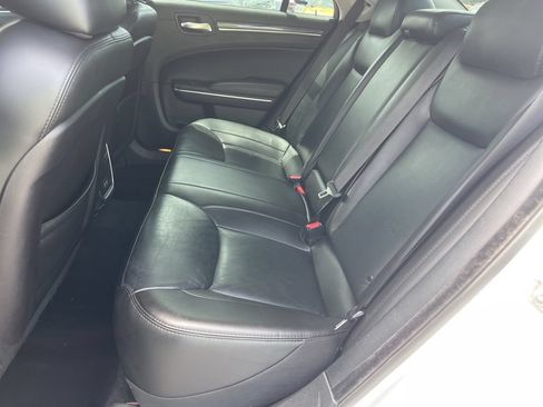 Used 2022 Chrysler 300 Touring L w/ Safetytec Plus Group RWD image 12